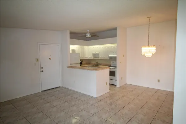 $129,000 | 9728 South Belfort Circle, Unit 206, Tamarac, FL 33321