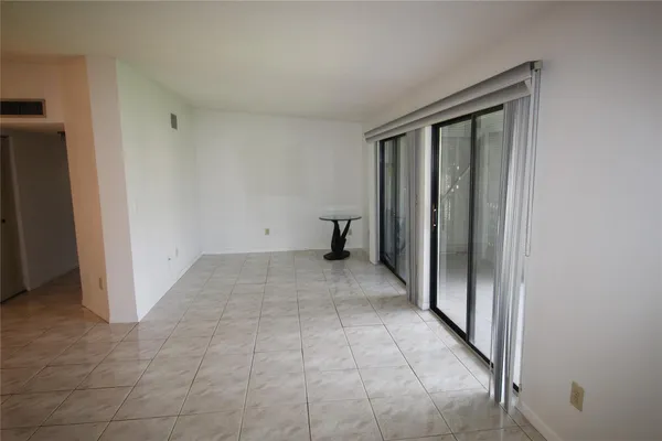 $129,000 | 9728 South Belfort Circle, Unit 206, Tamarac, FL 33321