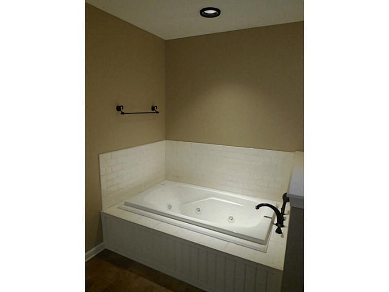 499 Rodeo Drive Indianapolis, IN 46217 - Photo 5 of 23 Gallery Image 5