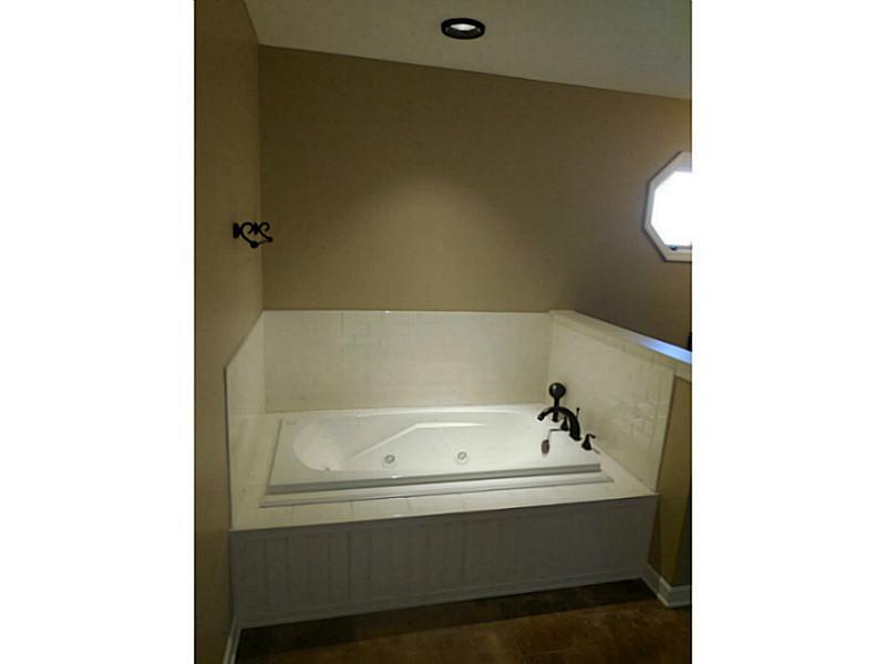 499 Rodeo Drive Indianapolis, IN 46217 - Photo 7 of 23 Gallery Image 7