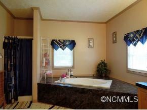208 Woodview Drive Rutherfordton, NC 28139 - Photo 9 of 24