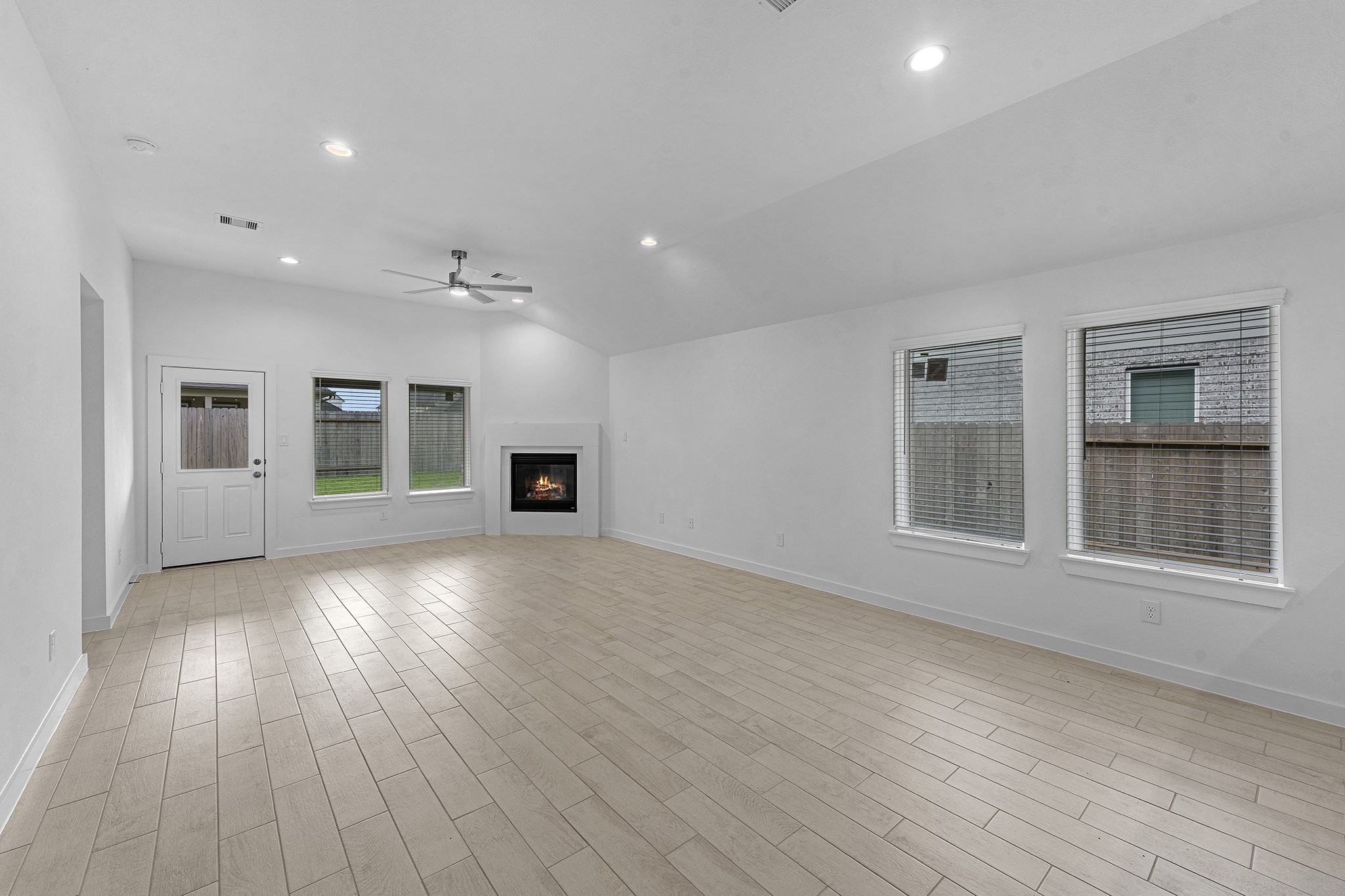 3102 Spitfire Drive Rosenberg, TX 77471 - Photo 5 of 33