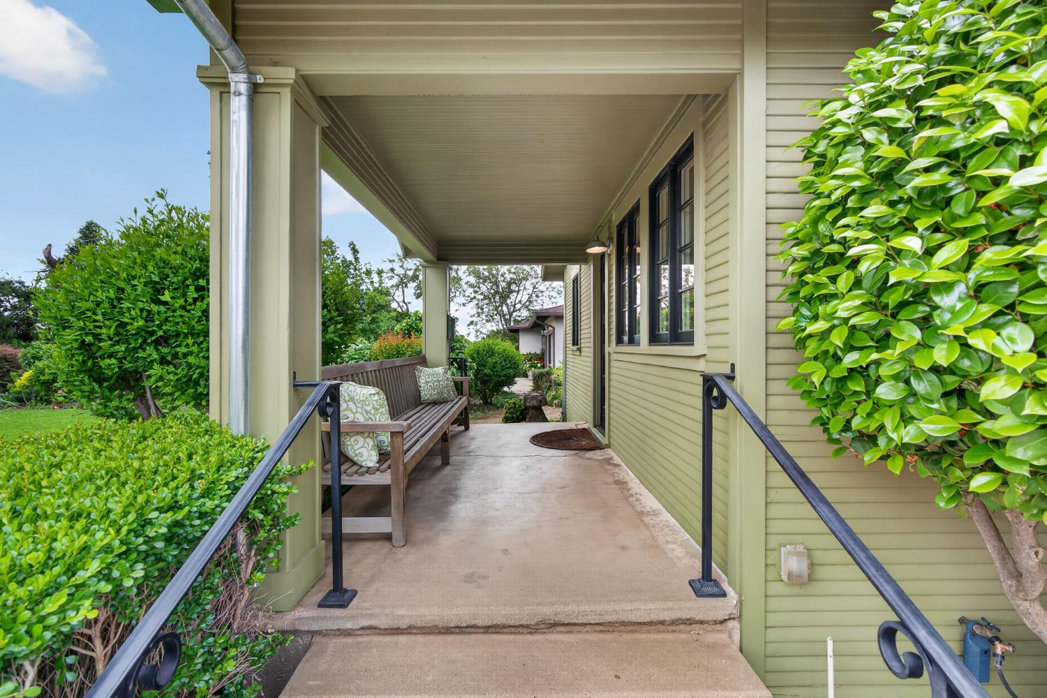 14621 East 8 Mile Road Linden, CA 95236 - Photo 11 of 38 a view of an outdoor space with seating