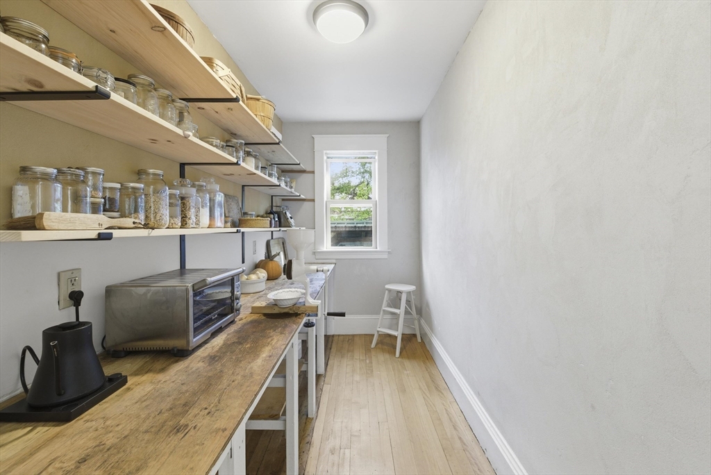 35 Rust Avenue Northampton, MA 01060 - Photo 23 of 39