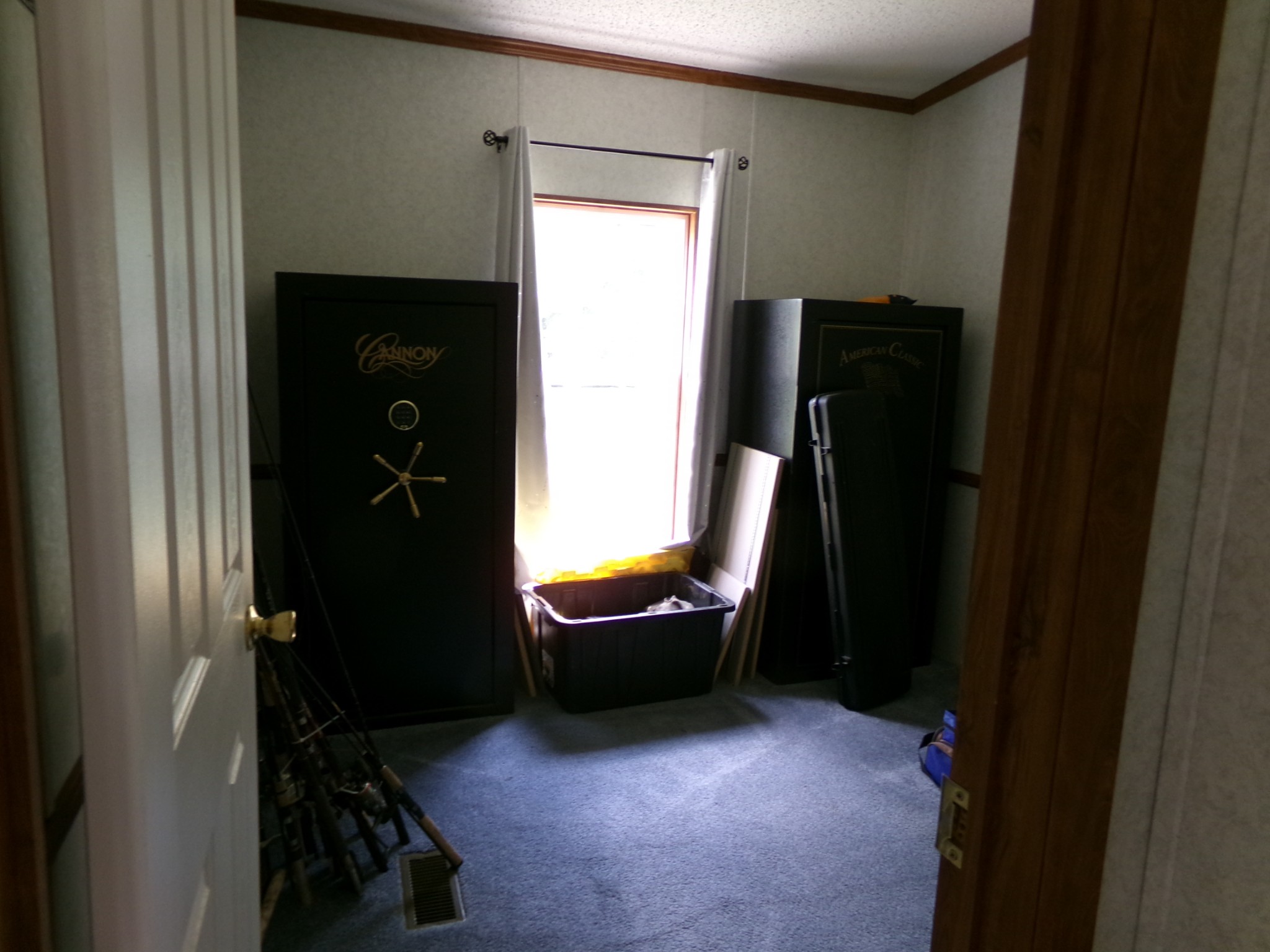 258 Paul Thompson Road Bethpage, TN 37022 - Photo 20 of 23 a living room with furniture and a window