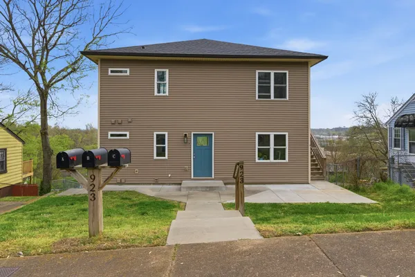 $824,900 | 923 South 13th Court, Nashville, TN 37206