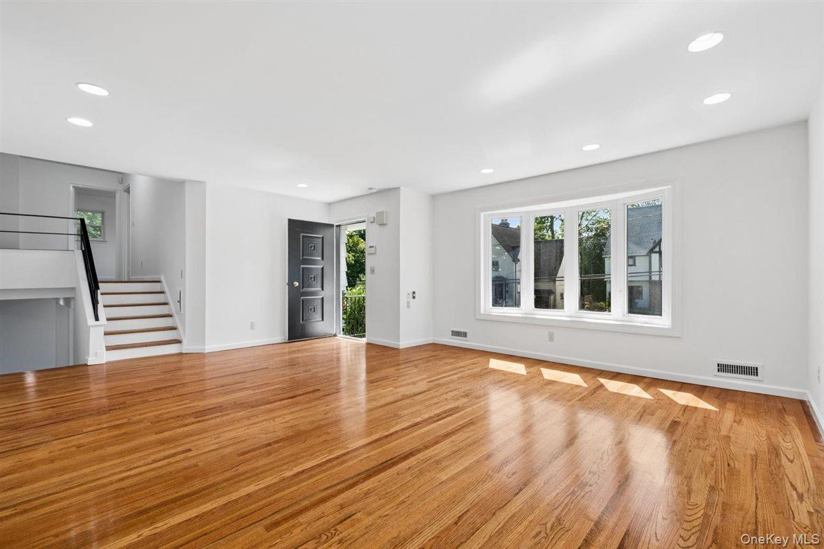 36 Chatham Road New Rochelle, NY 10804 - Photo 2 of 21 Gallery Image 2