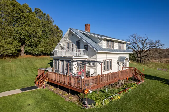 $399,900 | N23764 Wayside Lane, Ettrick, WI 54627