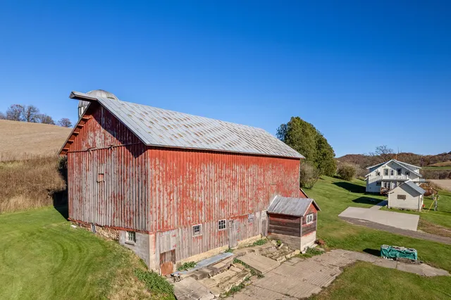 $399,900 | N23764 Wayside Lane, Ettrick, WI 54627