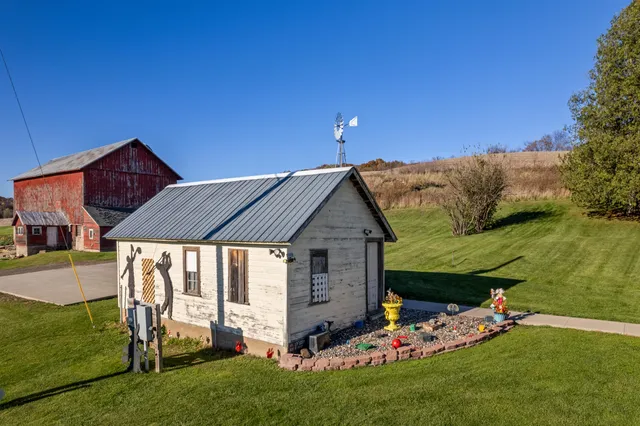 $399,900 | N23764 Wayside Lane, Ettrick, WI 54627