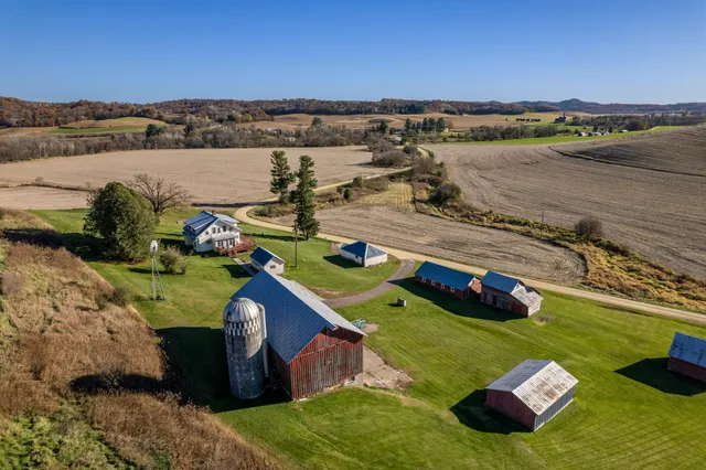 $399,900 | N23764 Wayside Lane, Ettrick, WI 54627