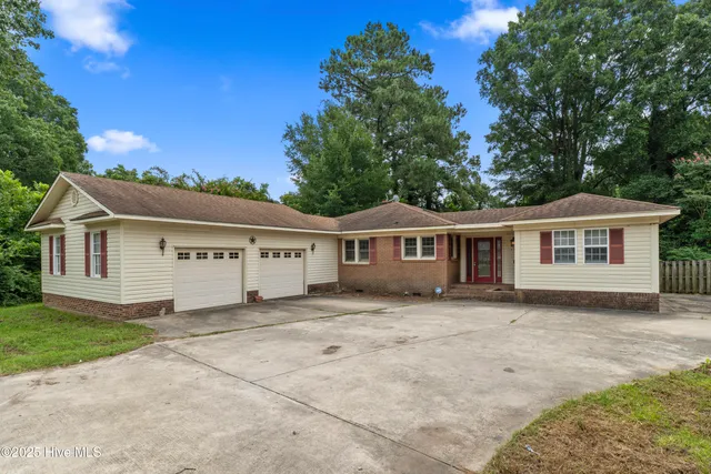$205,000 | 533 West College Street, Warsaw, NC 28398