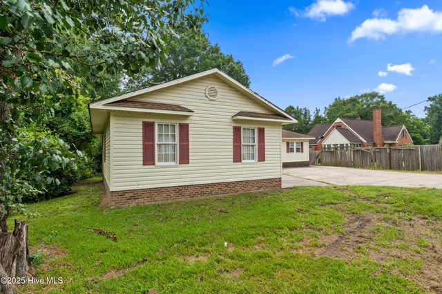 $205,000 | 533 West College Street, Warsaw, NC 28398