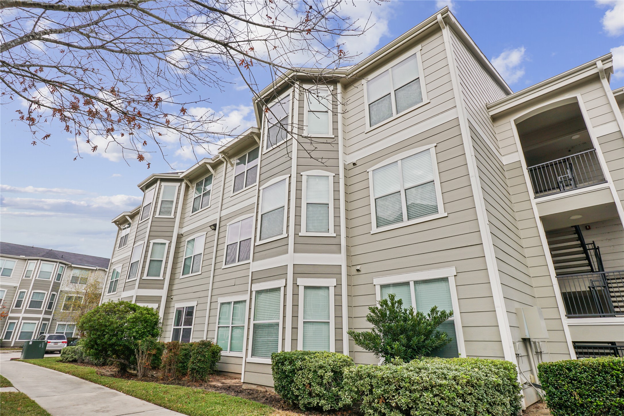 9494 Humble Westfield Road, Unit 934 Humble, TX 77338 - Photo 21 of 22 front view of a building