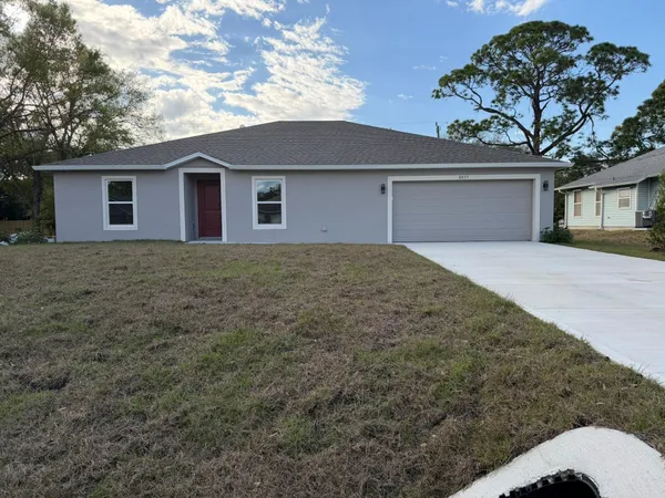 $2,350 | 8855 101st Avenue, Vero Beach, FL 32967