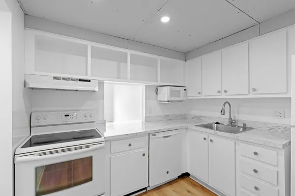 $1,500 | 480 Executive Center Drive, Unit 5I, West Palm Beach, FL 33401