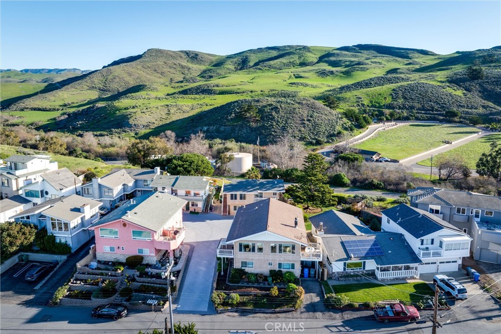 2023 Circle Cayucos, CA 93430 - Photo 44 of 44 a view of multiple houses with a street