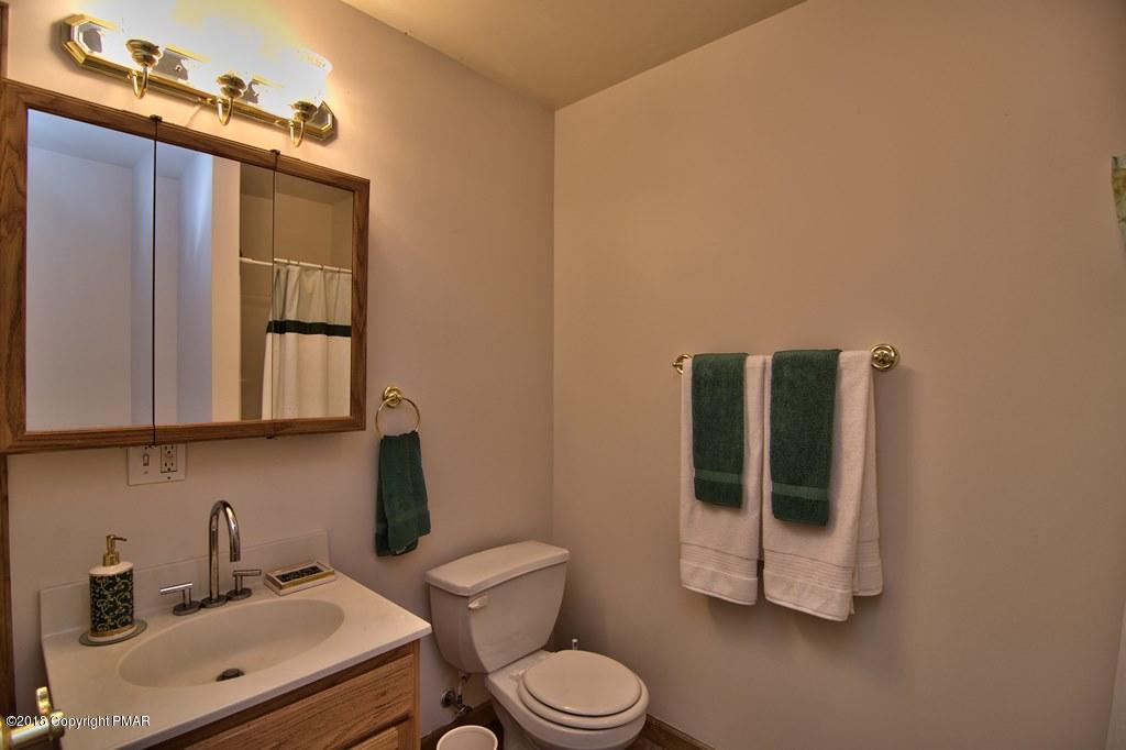 6142 Horatio Road Tobyhanna, PA 18466 - Photo 12 of 34 First Floor Bath