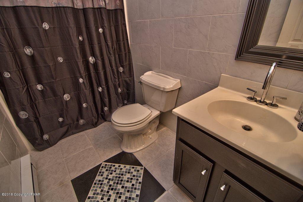 6142 Horatio Road Tobyhanna, PA 18466 - Photo 30 of 34 Main Bath view 2