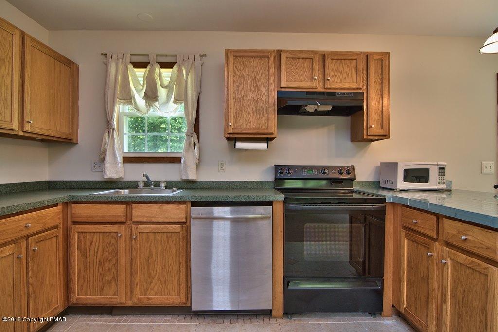 6142 Horatio Road Tobyhanna, PA 18466 - Photo 8 of 34 Kitchen