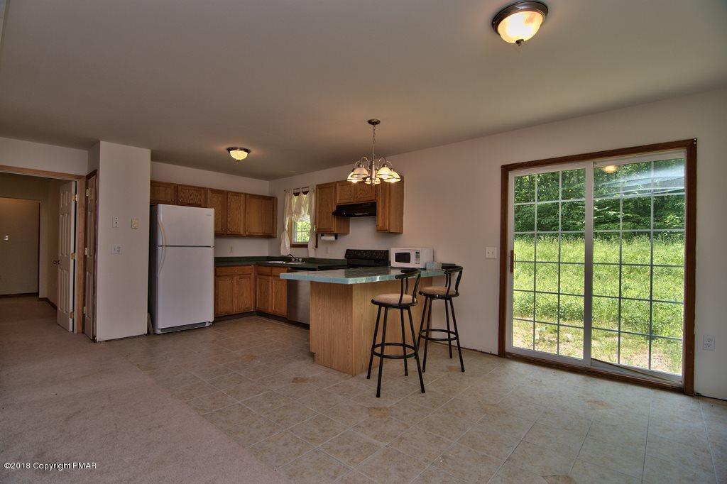 6142 Horatio Road Tobyhanna, PA 18466 - Photo 9 of 34 Kitchen/Breakfast area