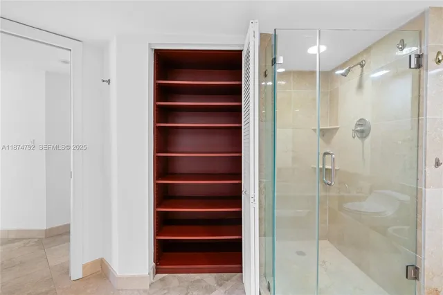 $4,450 | 520 Brickell Key Drive, Unit A705, Miami, FL 33131