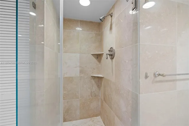 $4,450 | 520 Brickell Key Drive, Unit A705, Miami, FL 33131