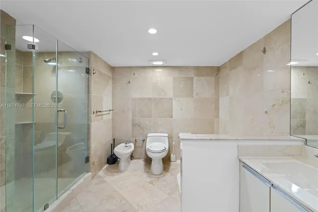 $4,450 | 520 Brickell Key Drive, Unit A705, Miami, FL 33131