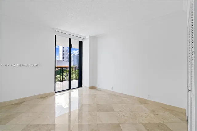 $4,450 | 520 Brickell Key Drive, Unit A705, Miami, FL 33131