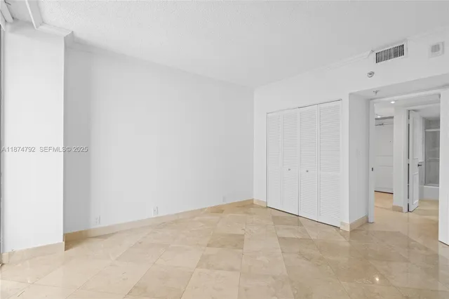 $4,450 | 520 Brickell Key Drive, Unit A705, Miami, FL 33131