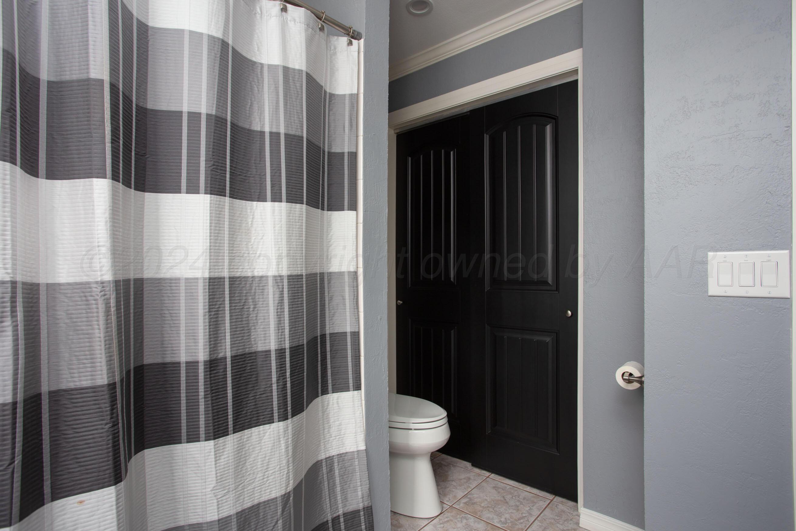 4212 Jamie Trail Amarillo, TX 79110 - Photo 17 of 27 Bathroom 2