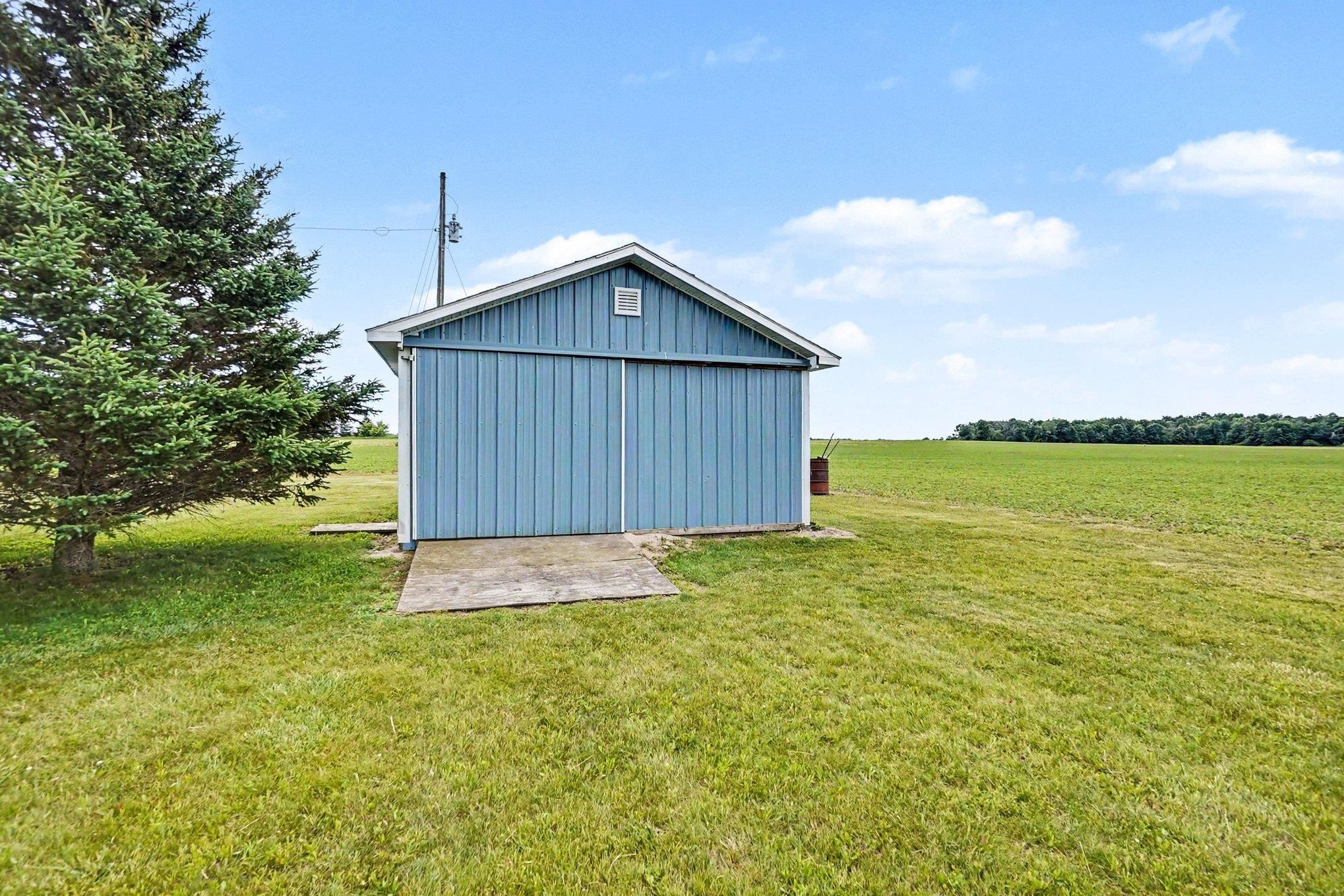 7520 South Woodruff Blanchard, MI 49310 - Photo 27 of 30 1947199-28a16903-24bb-4b11-afd1-05c4d503c71e.JPG