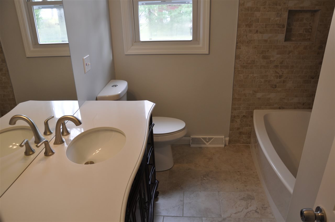 3 Shetland Road Nashua, NH 03062 - Photo 8 of 24 Gallery Image 8