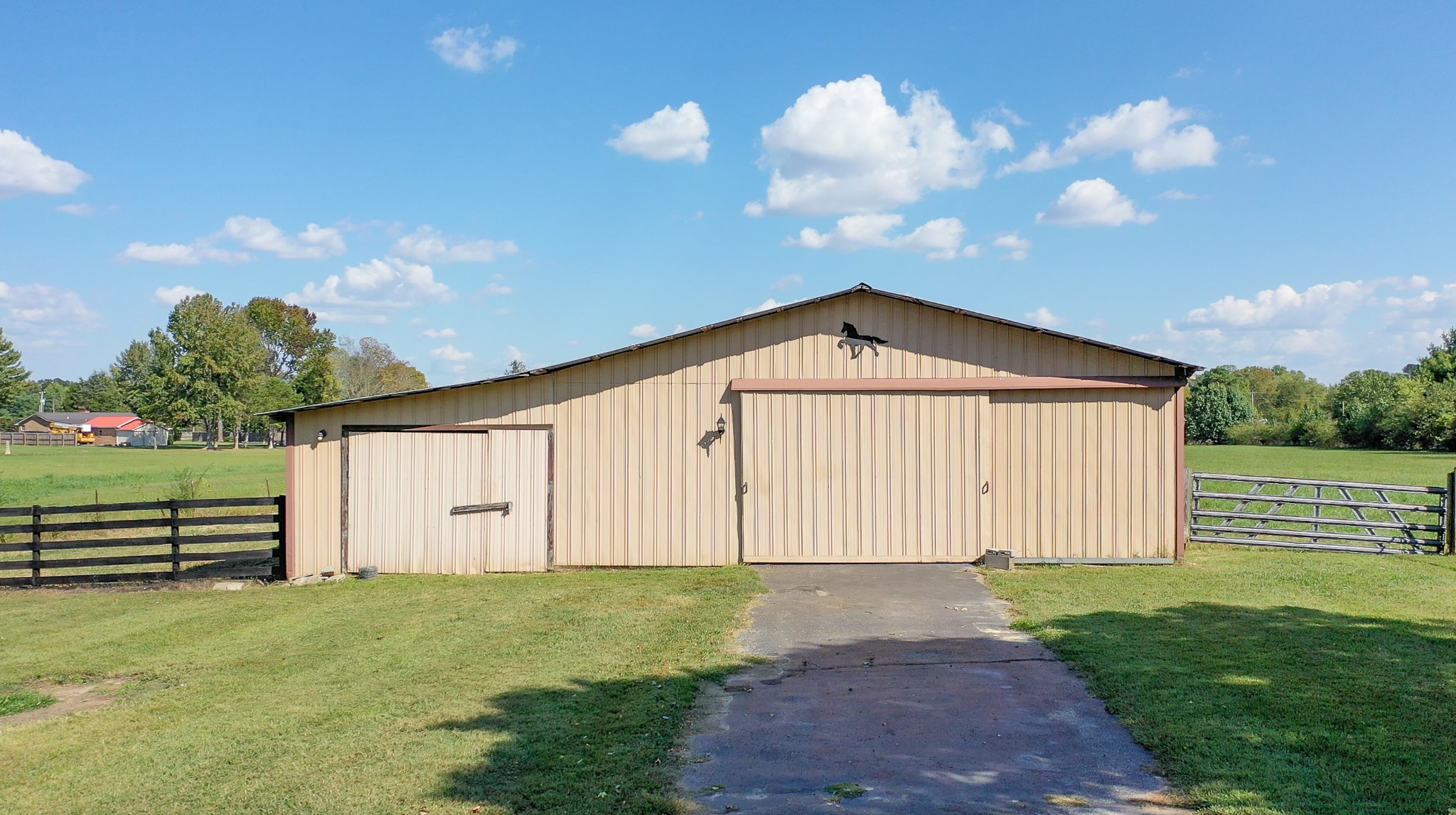 191 Blanton Chapel Road Manchester, TN 37355 - Photo 4 of 26 a view of a backyard with a garden