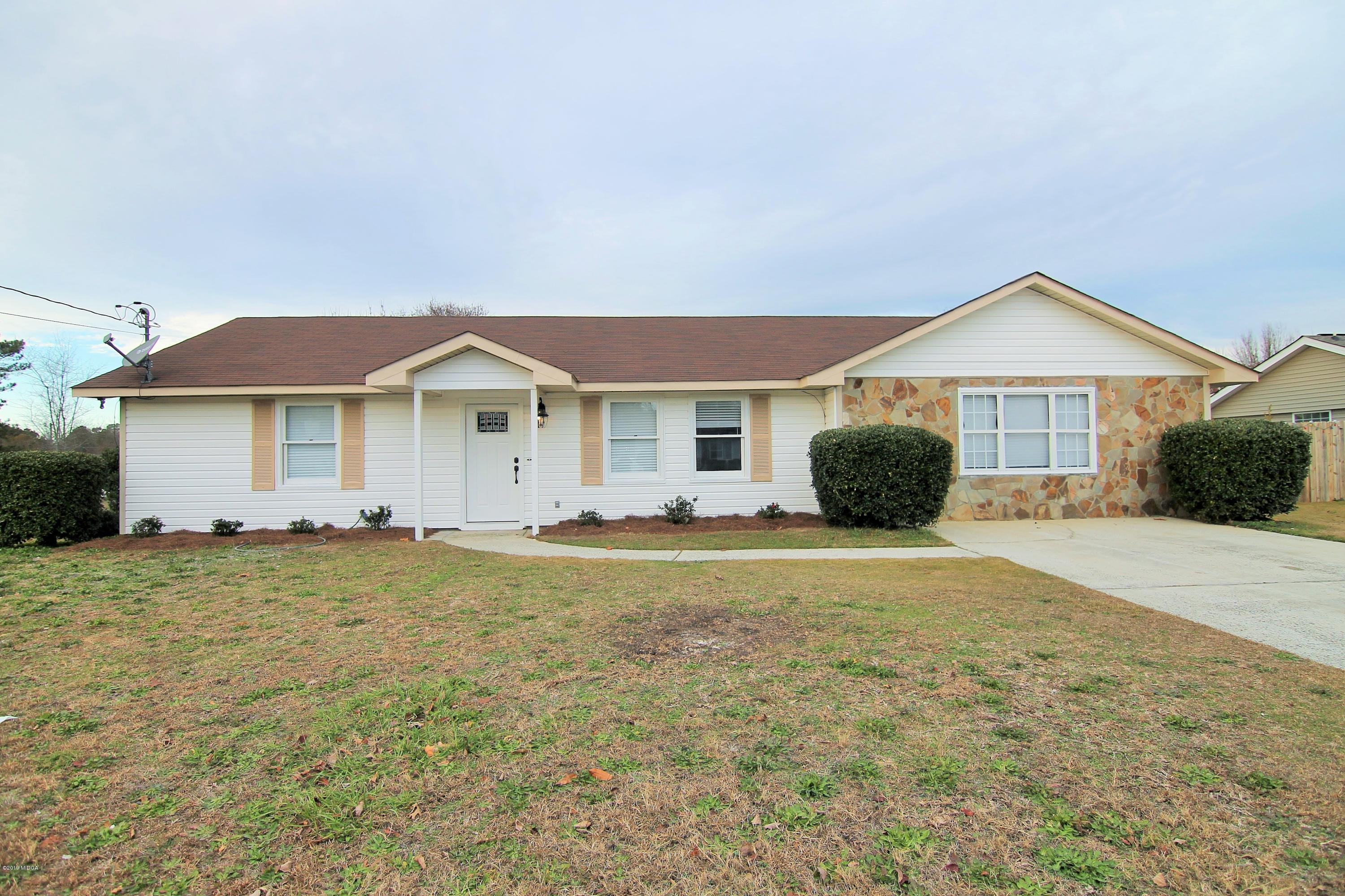 704 Fieldstone Road Warner Robins, GA 31093 - Photo 1 of 29 IMG_8313