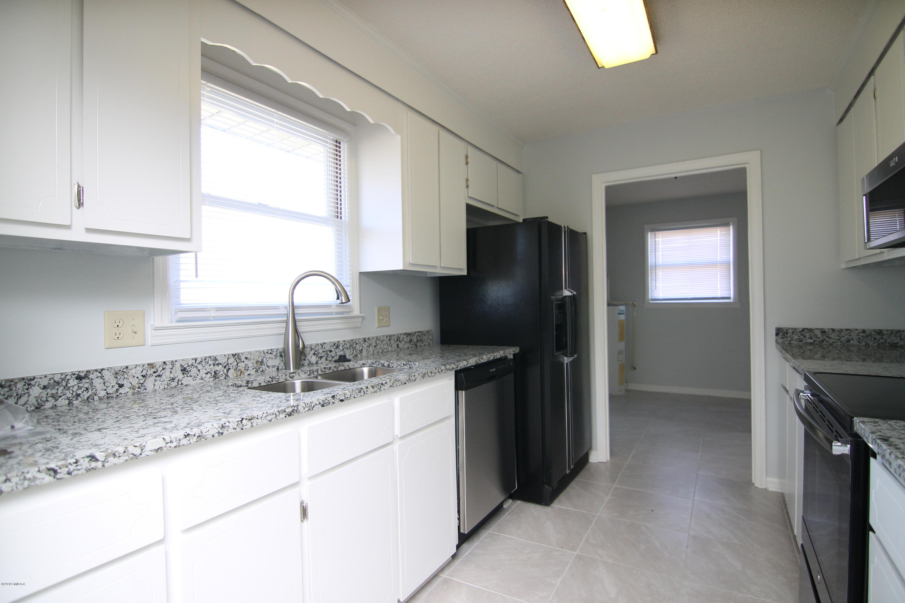 704 Fieldstone Road Warner Robins, GA 31093 - Photo 11 of 29 11