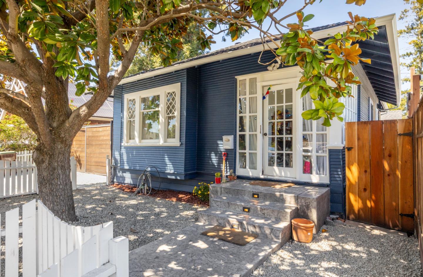 1124 Laurel Street Santa Cruz, CA 95060 - Photo 2 of 42