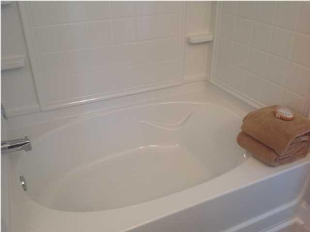 3179 Edenvale Road Johns Island, SC 29455 - Photo 10 of 18 1862 Staffwood master bath soaker tub