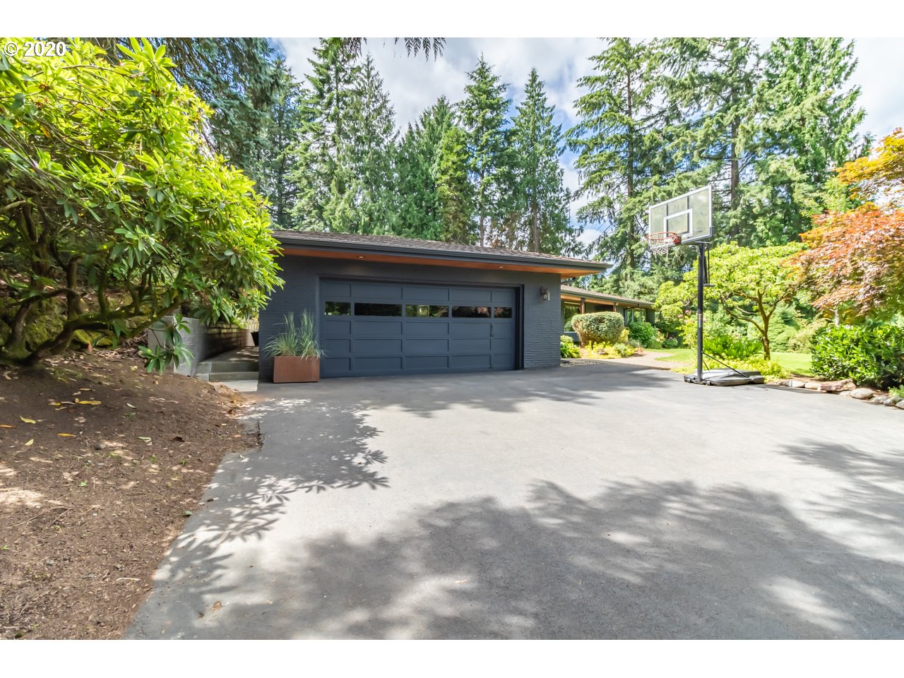 2289 Southwest Humphrey Park Road Portland, OR 97221 - Photo 27 of 32 Gallery Image 27