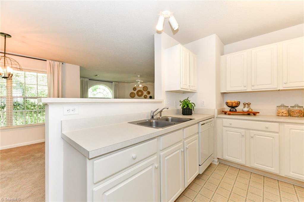 623 Timberline Ridge Lane Winston-Salem, NC 27106 - Photo 7 of 25 Lots of counter space and workspace in the kitchen