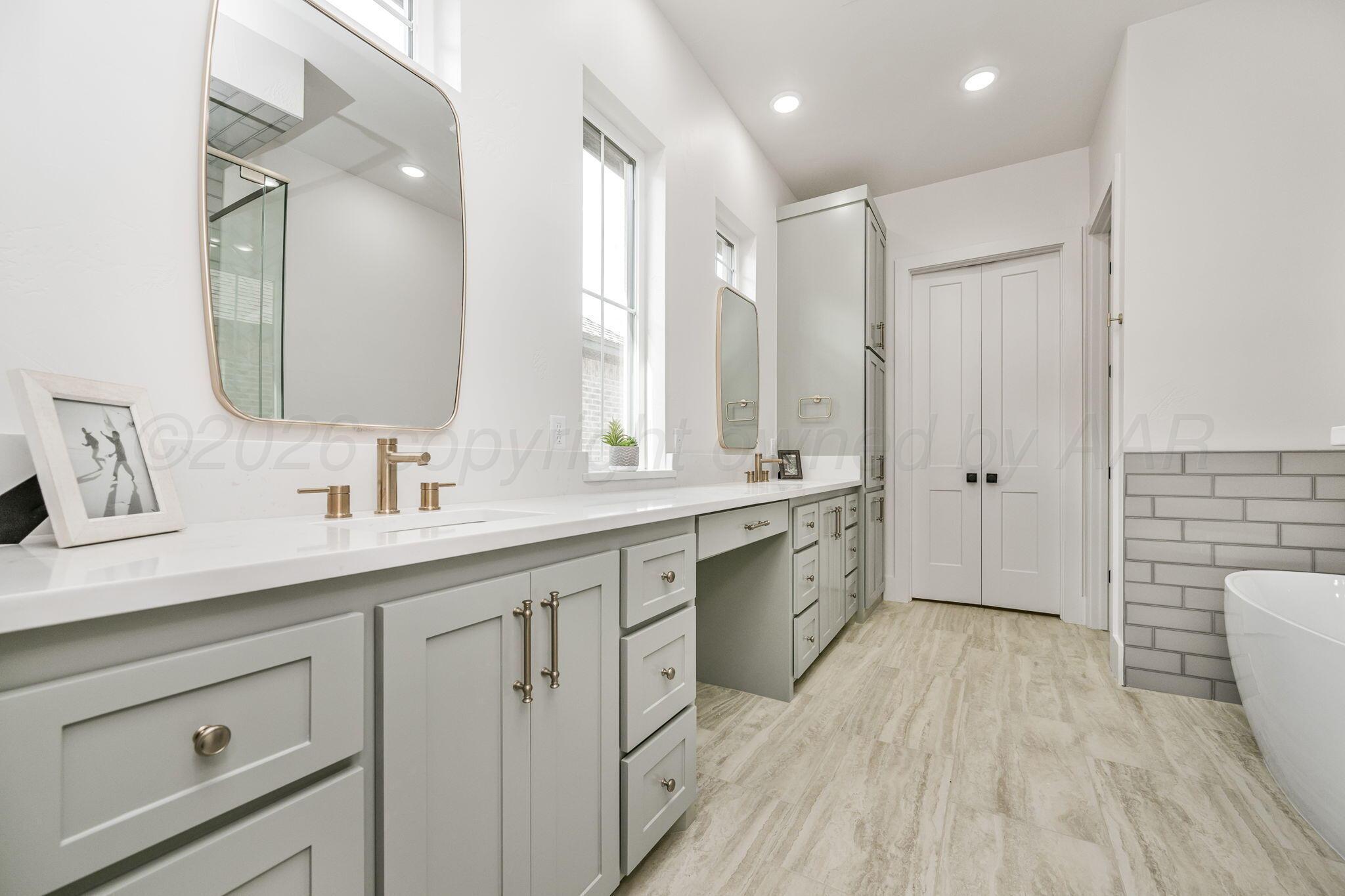 5806 Wesley Road Amarillo, TX 79119 - Photo 15 of 28 5806 Wesley Rd master bath
