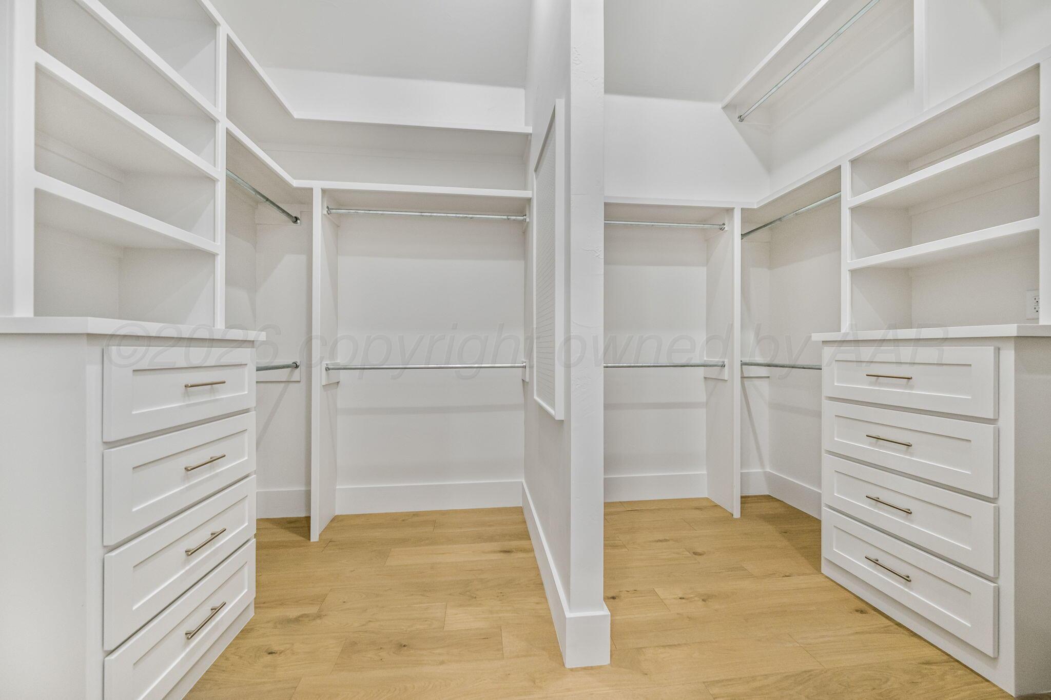 5806 Wesley Road Amarillo, TX 79119 - Photo 18 of 28 5806 Wesley Rd master closet