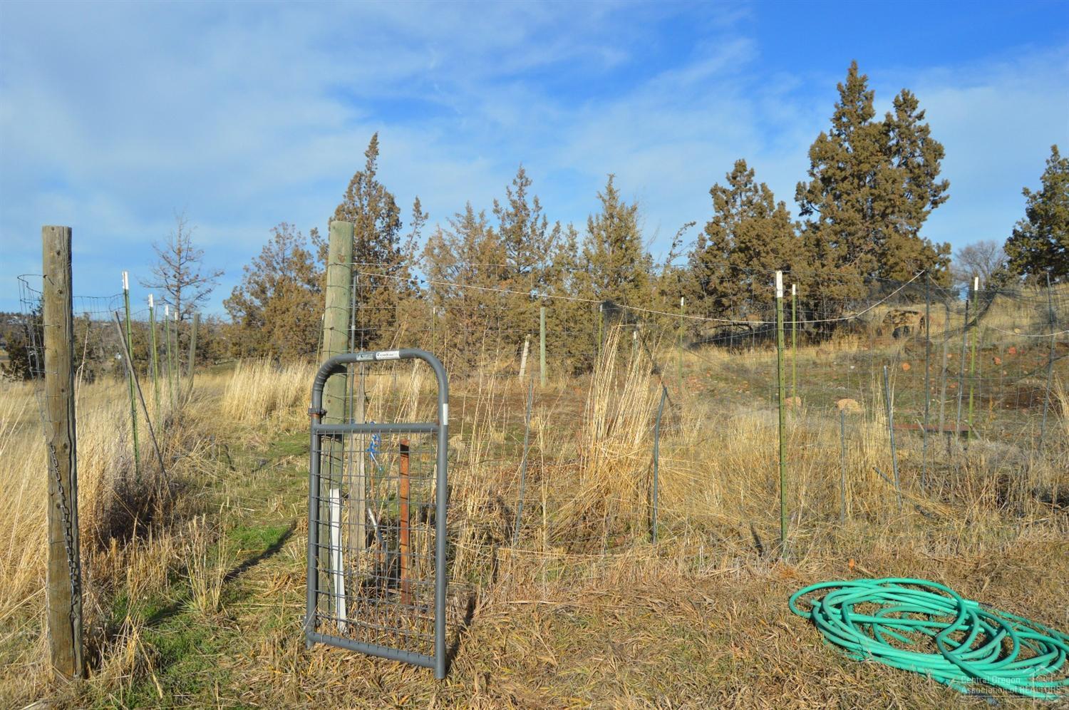 2074 Southwest Locust Way Madras, OR 97741 - Photo 20 of 25 Garden Area