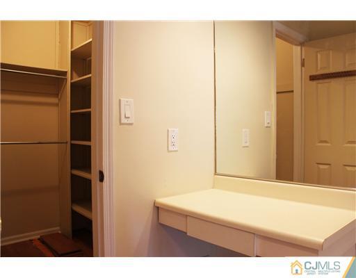 2001 Timber Oaks Road Edison, NJ 08820 - Photo 16 of 25 a bathroom with a bathtub