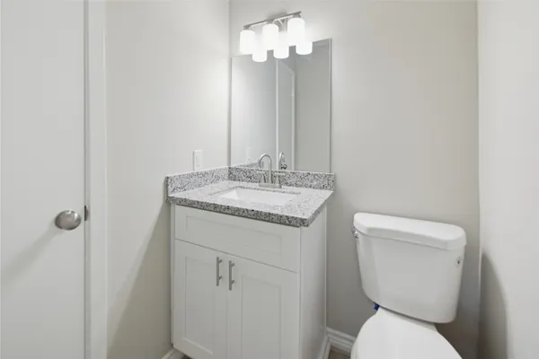 $2,400 | 21 Oldstream Court, The Woodlands, TX 77381