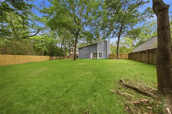 $2,400 | 21 Oldstream Court, The Woodlands, TX 77381