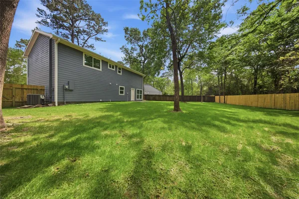 $2,400 | 21 Oldstream Court, The Woodlands, TX 77381