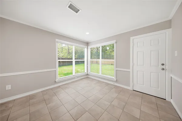 $2,400 | 21 Oldstream Court, The Woodlands, TX 77381