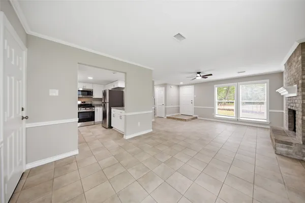 $2,400 | 21 Oldstream Court, The Woodlands, TX 77381