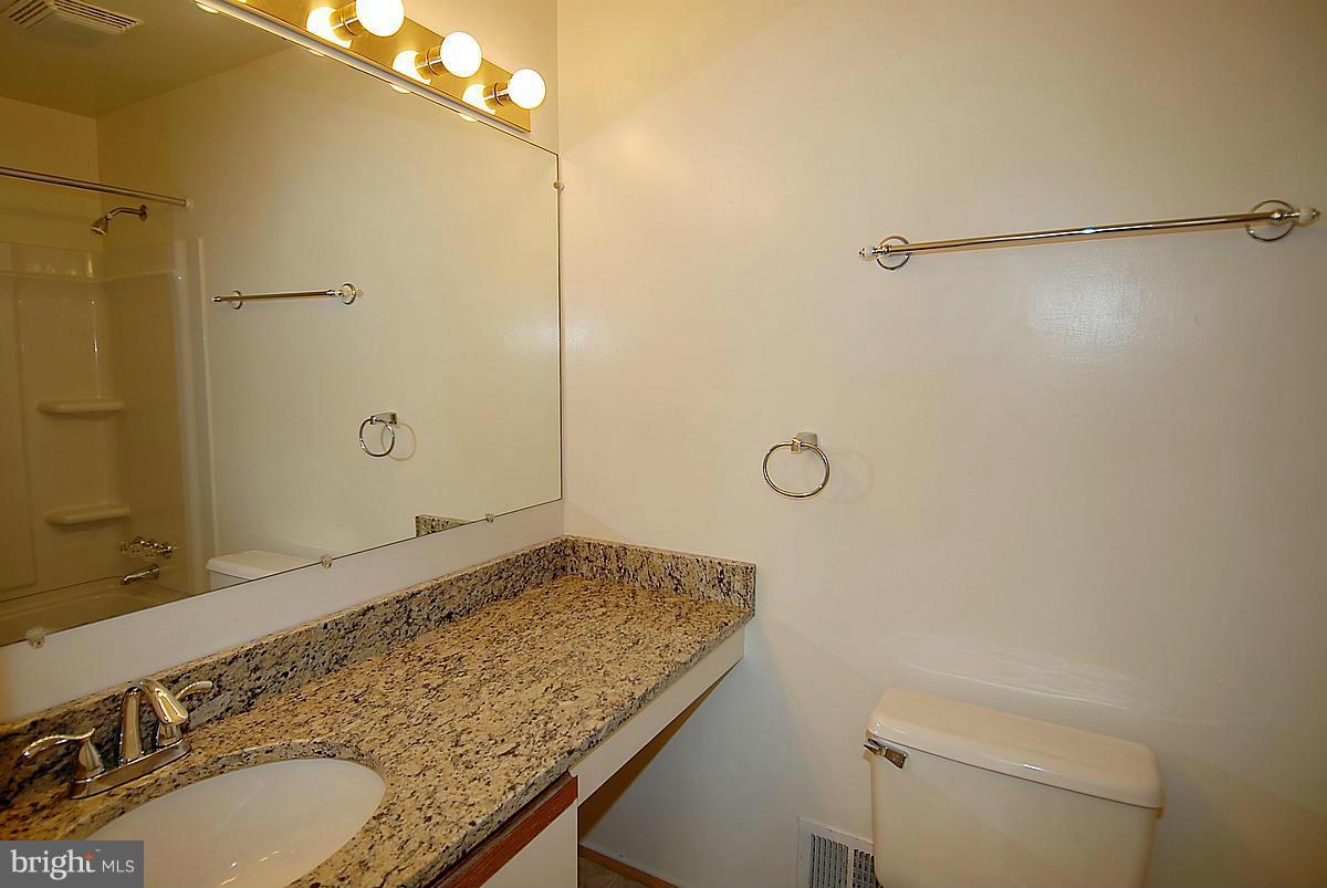 10043 Pratt Place Silver Spring, MD 20910 - Photo 12 of 22 Bath (Master)
